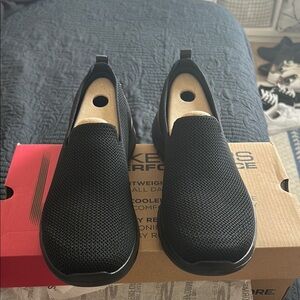 Skechers Black Casual Loafers with Breathable Knit